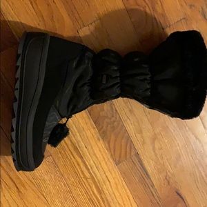 Never worn size 8 Black Pajar boots - NEW